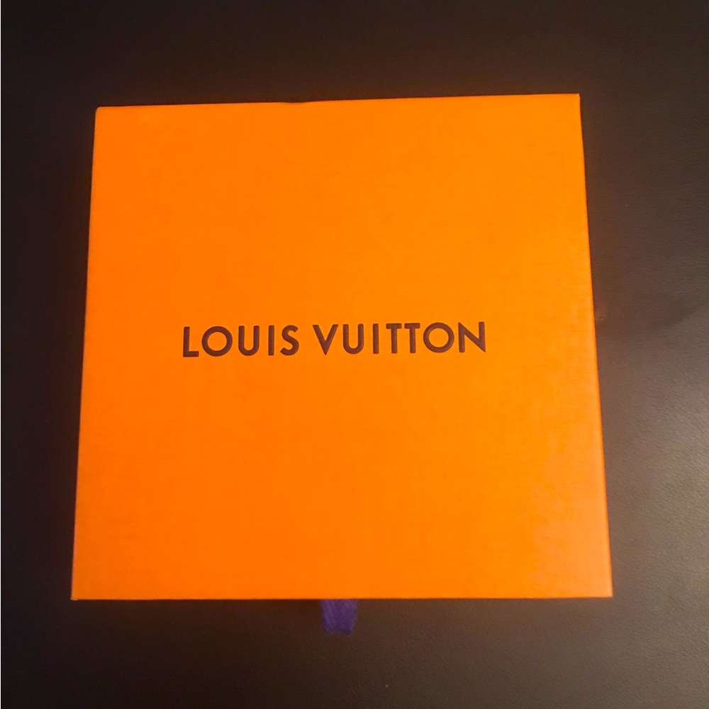 LOUIS VUITTON Accessories, Box, & Dust Bag ♥️